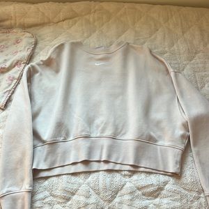 Nike Womens Cropped Crew Neck